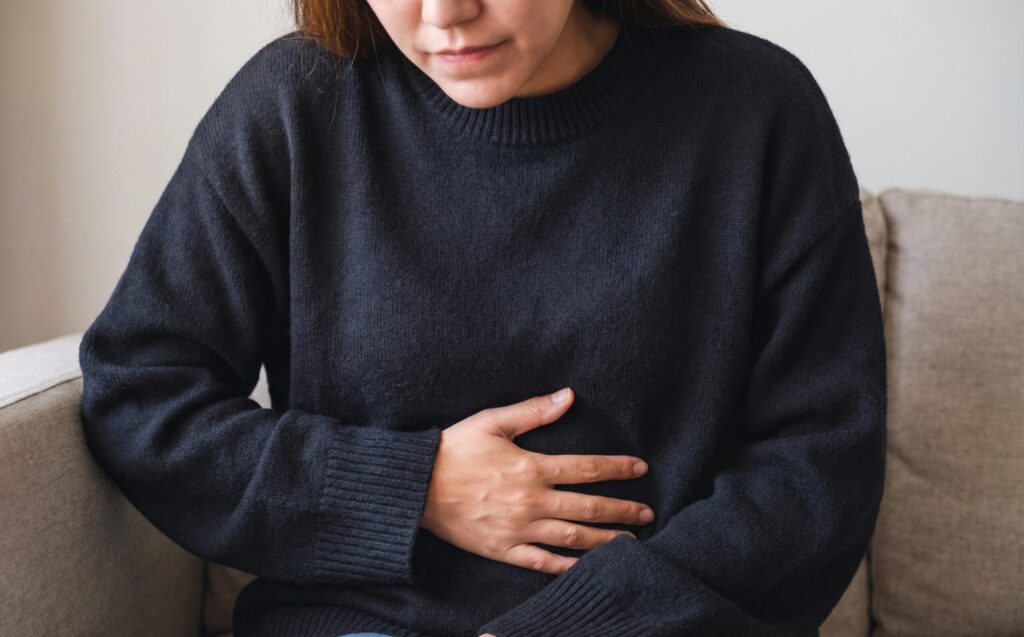 腹痛　女性